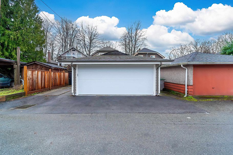 2779 W 13th Avenue Vancouver, BC - 22