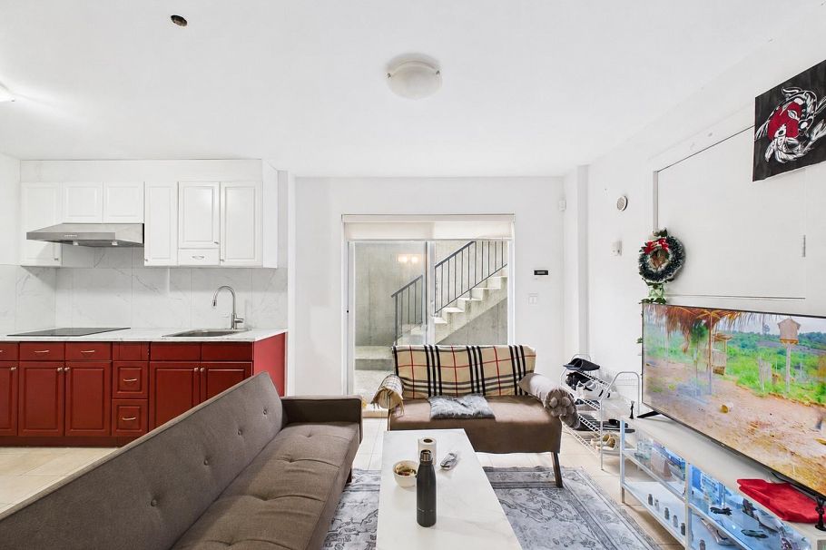 3394 Seaforth Drive Vancouver, BC - 32
