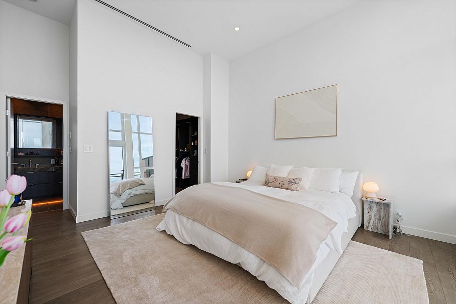2403 125 E 14th Street North Vancouver, BC - 25