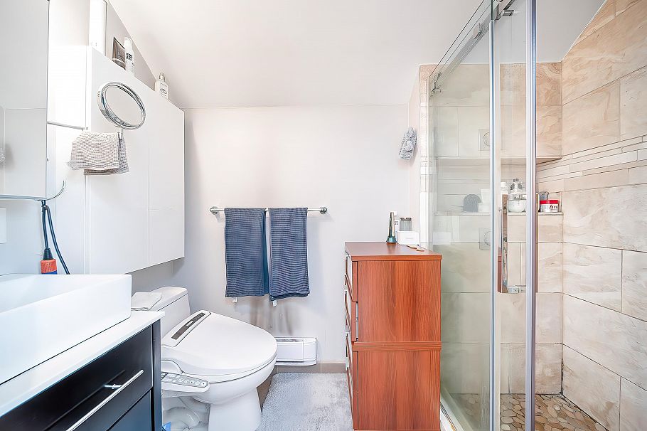 2779 W 13th Avenue Vancouver, BC - 12