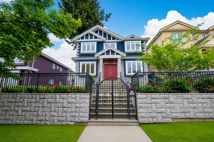 3394 Seaforth Drive Vancouver, BC - 1
