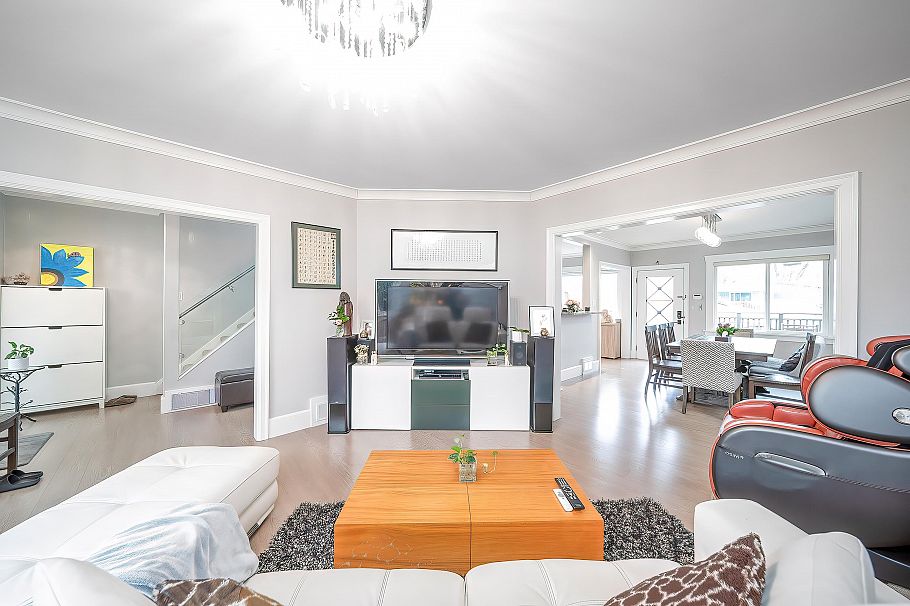 2779 W 13th Avenue Vancouver, BC - 4