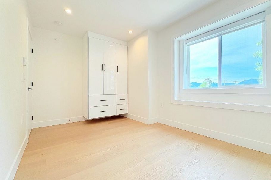 2026 E 32nd Avenue Vancouver, BC - 20
