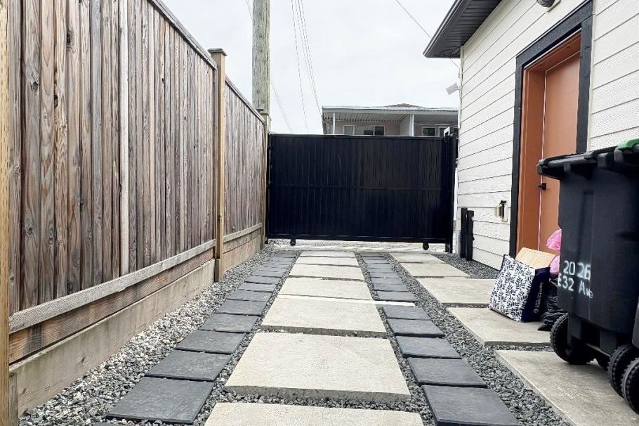 2026 E 32nd Avenue Vancouver, BC - 38