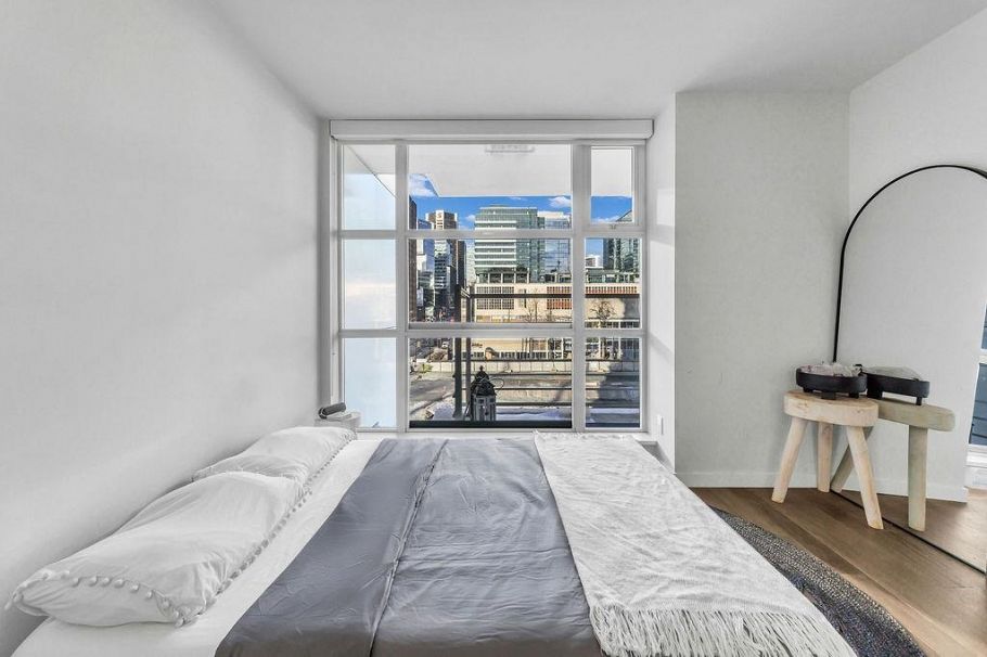 909 161 W Georgia Street Vancouver, BC - 10