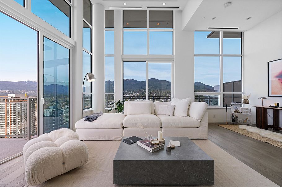 2403 125 E 14th Street North Vancouver, BC - 2