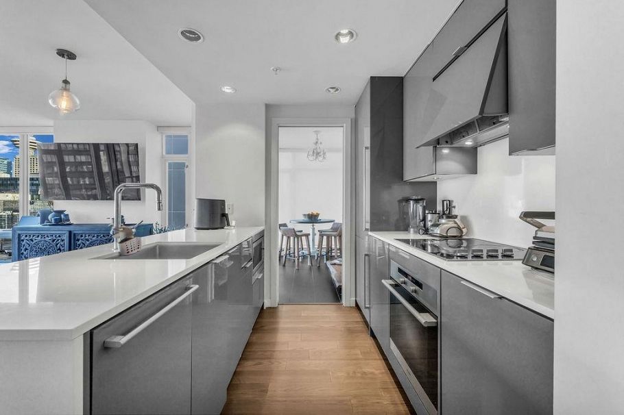909 161 W Georgia Street Vancouver, BC - 6