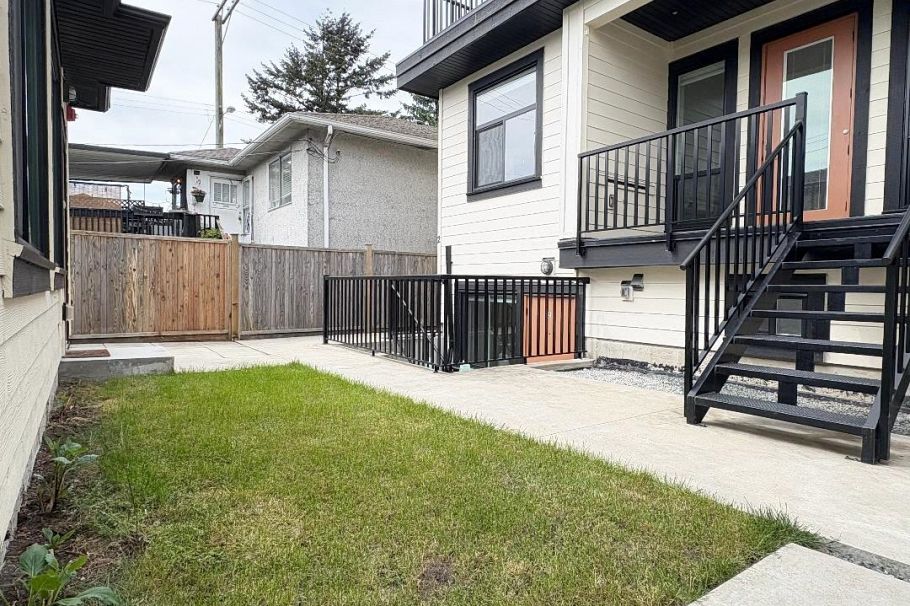 2026 E 32nd Avenue Vancouver, BC - 39