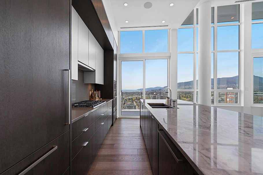 2403 125 E 14th Street North Vancouver, BC - 16