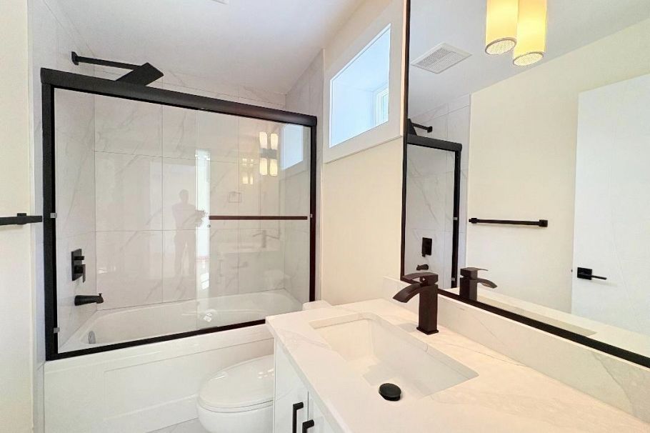 2026 E 32nd Avenue Vancouver, BC - 30