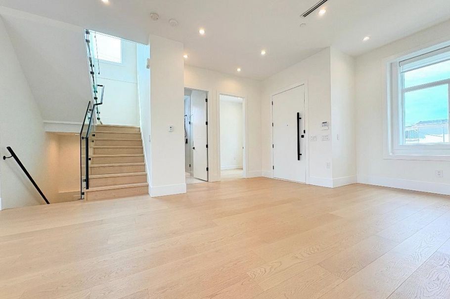 2026 E 32nd Avenue Vancouver, BC - 5