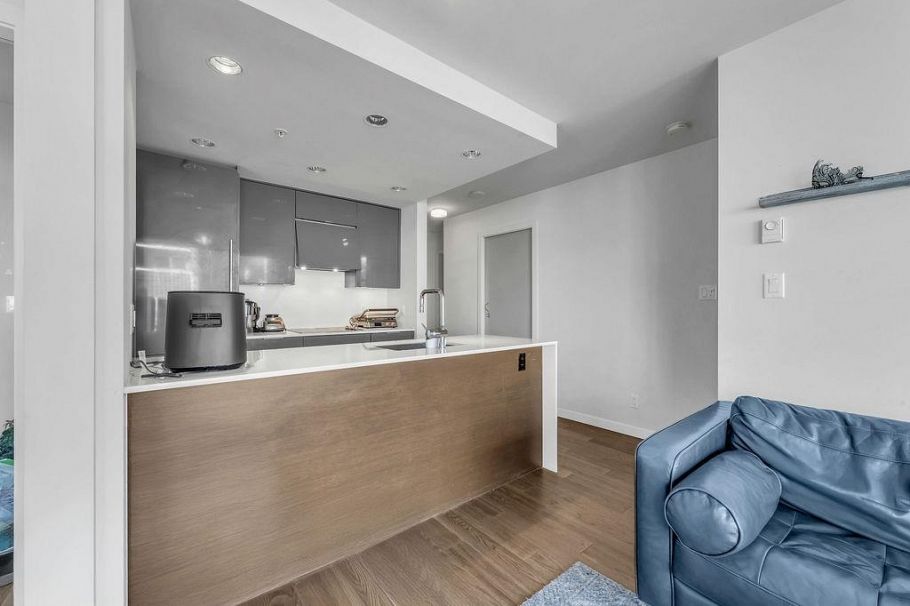 909 161 W Georgia Street Vancouver, BC - 5