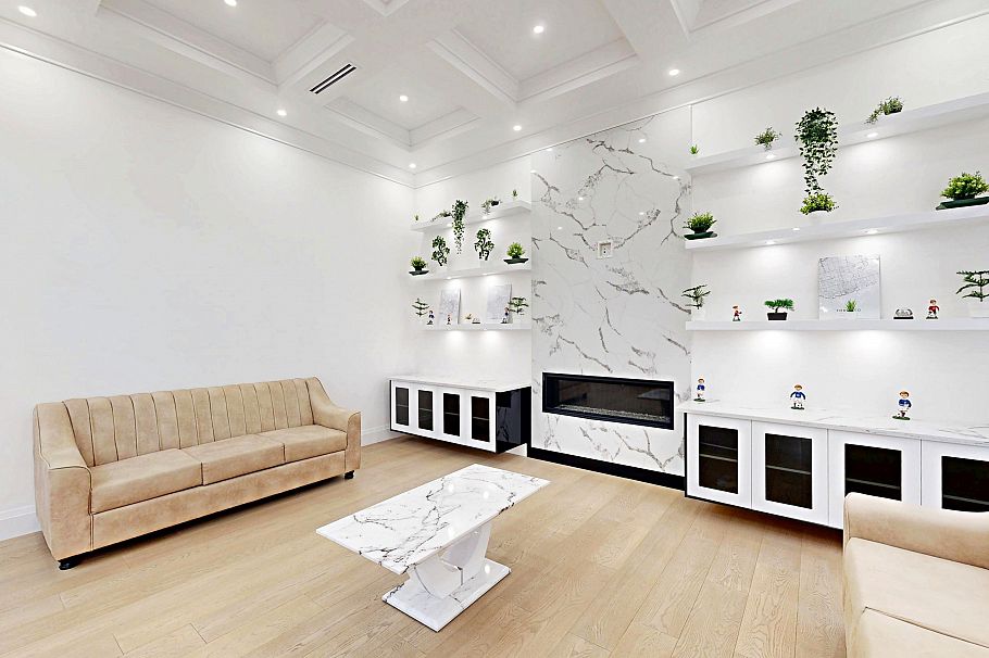 3560 Highland Boulevard North Vancouver, BC - 2