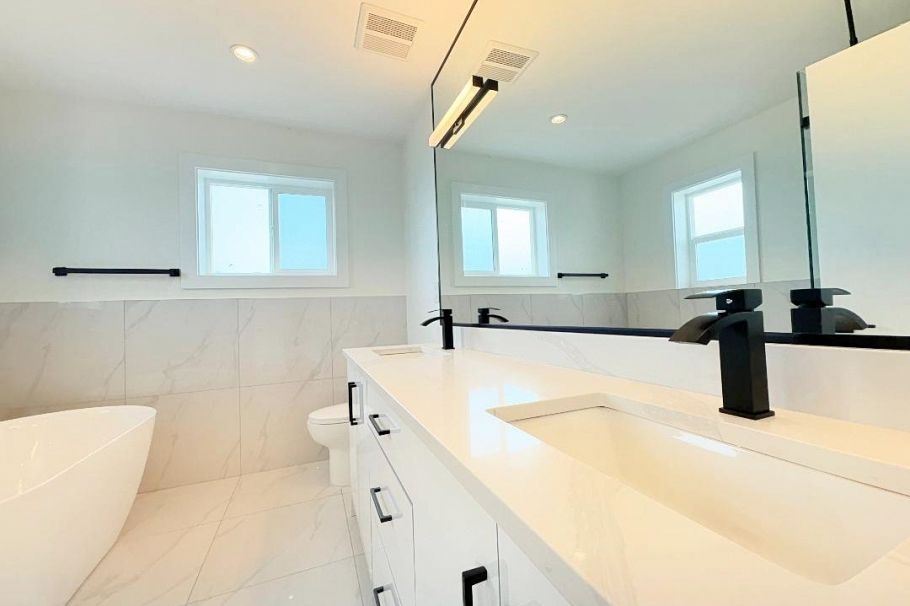 2026 E 32nd Avenue Vancouver, BC - 17