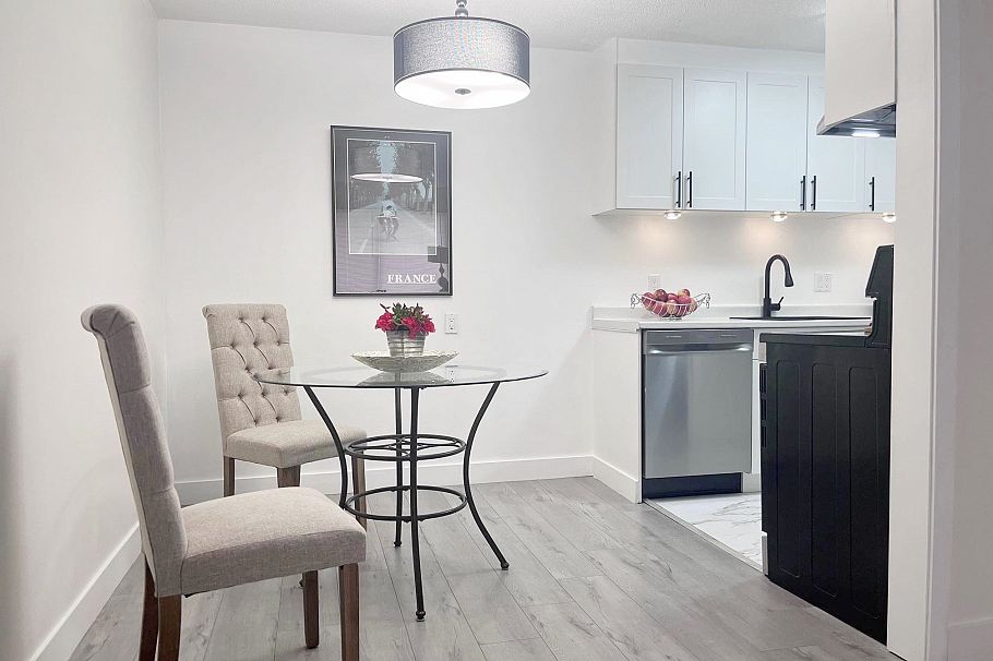 212 780 Premier Street North Vancouver, BC - 2