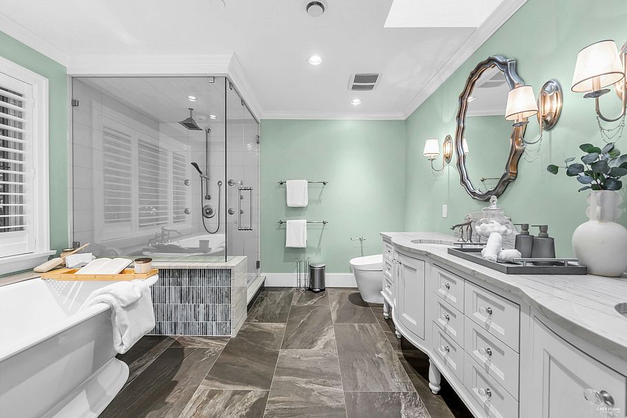 5530 Mcmaster Road Vancouver, BC - 16