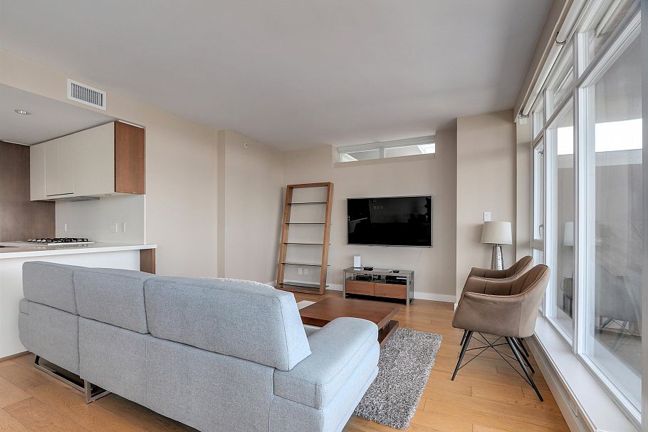 3501 1372 Seymour Street Vancouver, BC - 4