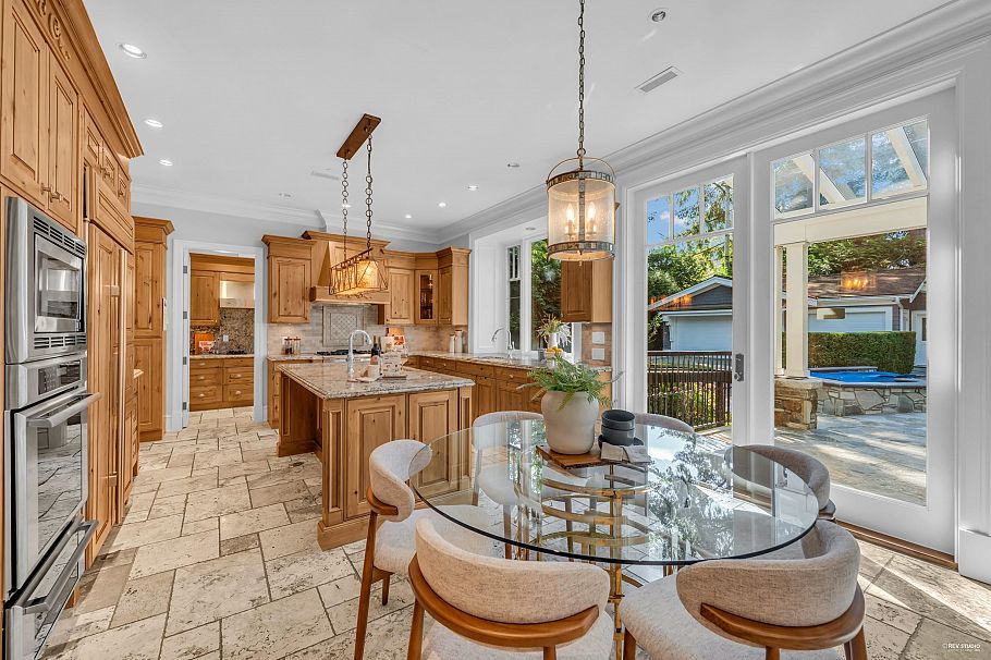 5530 Mcmaster Road Vancouver, BC - 12