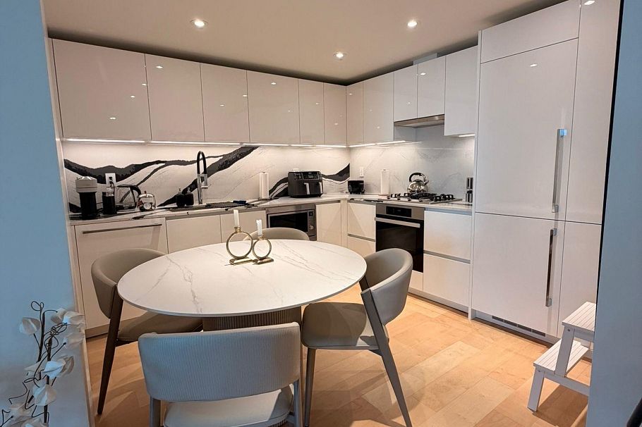 515 135 E 13th Street North Vancouver, BC - 13