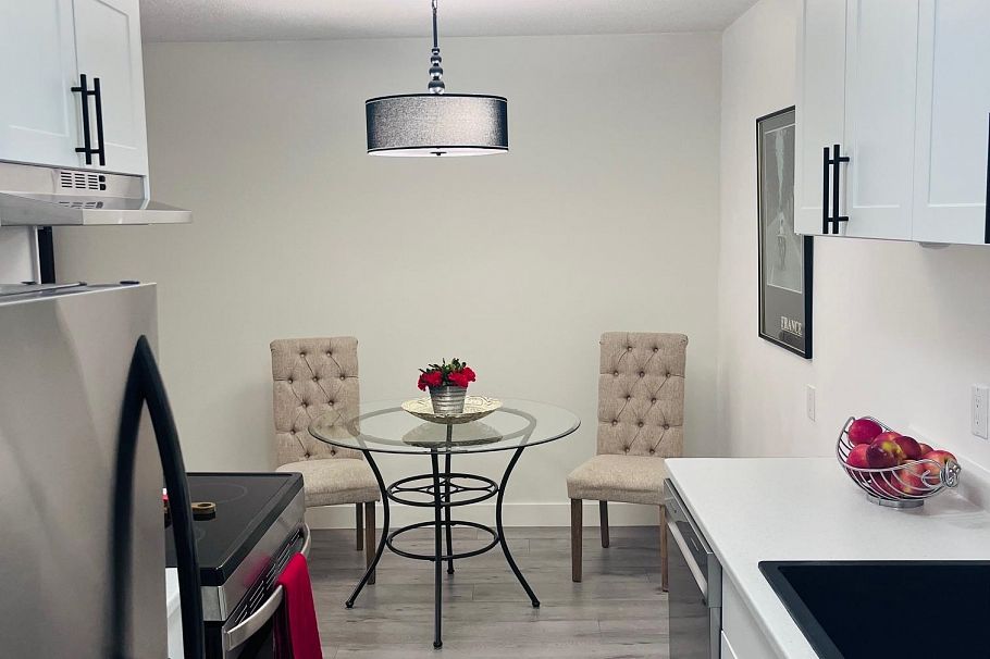 212 780 Premier Street North Vancouver, BC - 4