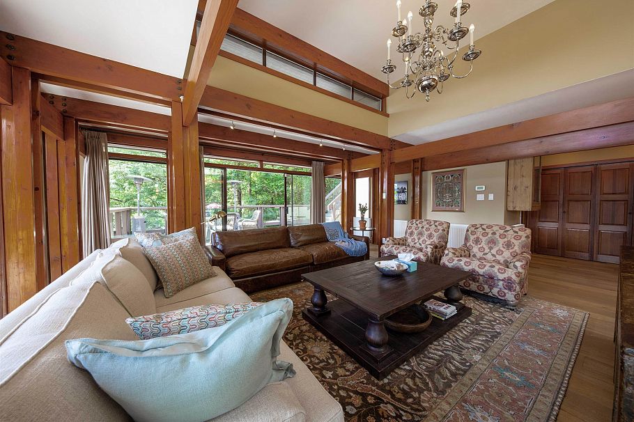 4885 Cove Cliff Place North Vancouver, BC - 16