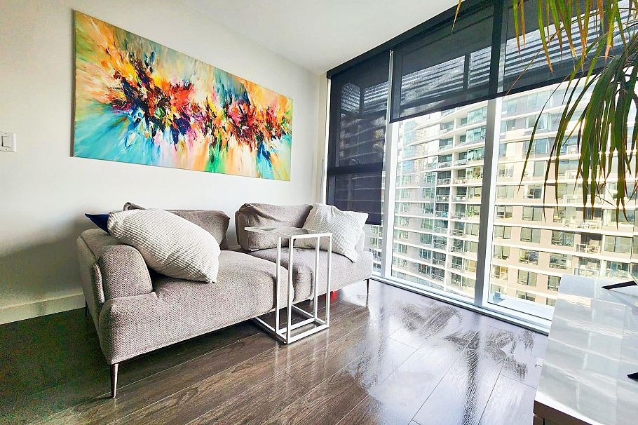 1083 87 Nelson Street Vancouver, BC - 2