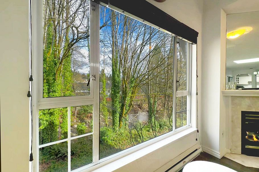 304 1550 Fell Avenue North Vancouver, BC - 2