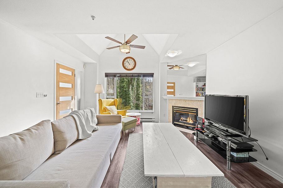 304 1550 Fell Avenue North Vancouver, BC - 3