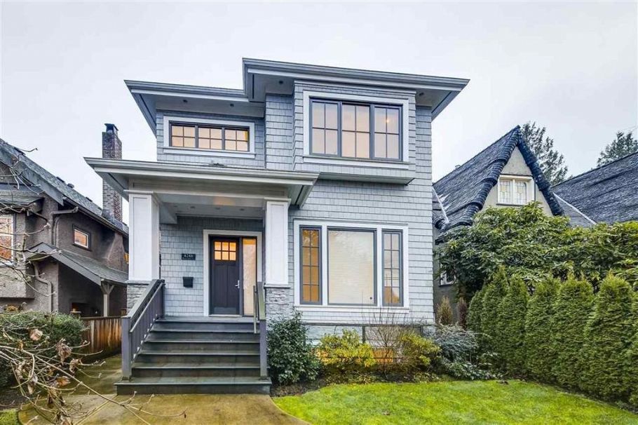 4248 W 10th Avenue Vancouver, BC - 1