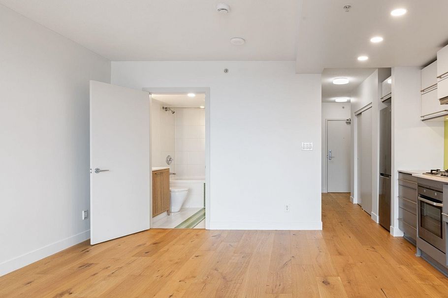 710 718 Main Street Vancouver, BC - 9
