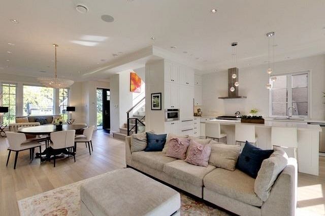4248 W 10th Avenue Vancouver, BC - 4