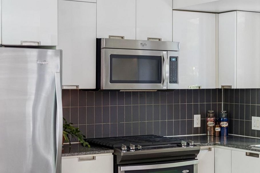 153 W 2nd Street North Vancouver, BC - 18