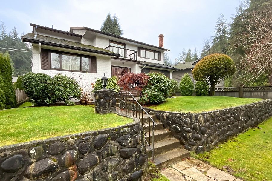 4680 W 15th Avenue Vancouver, BC - 1