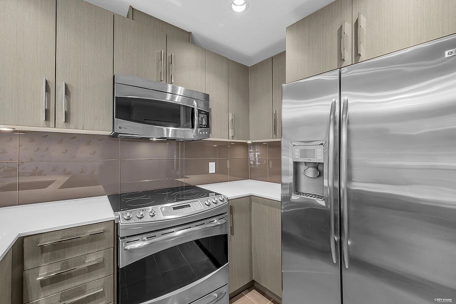 PH 17 3479 Wesbrook Mall Vancouver, BC - 9