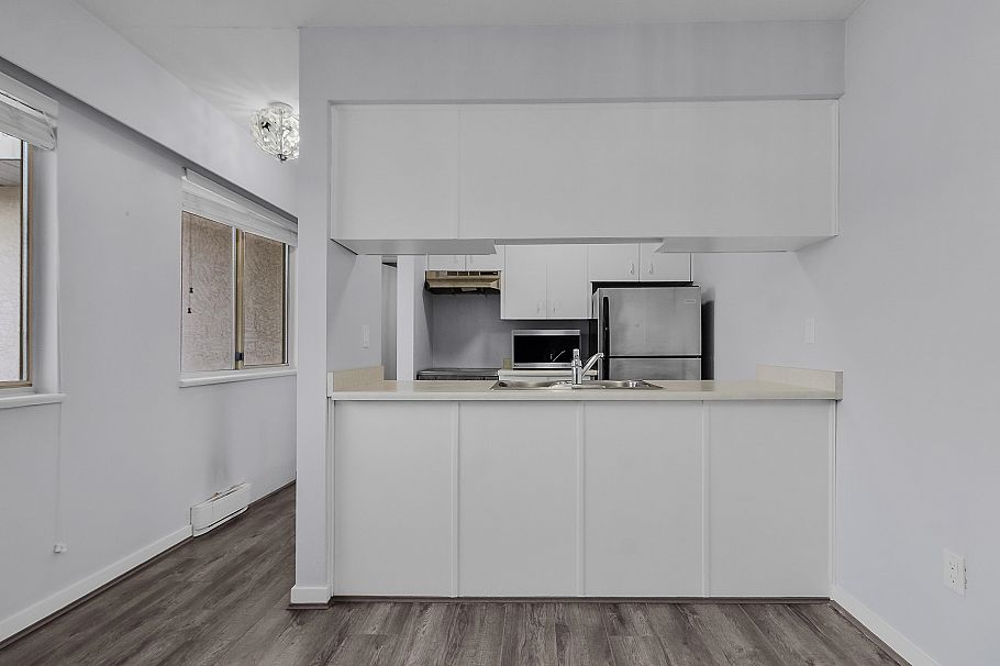 303 458 E 44th Avenue Vancouver, BC - 5