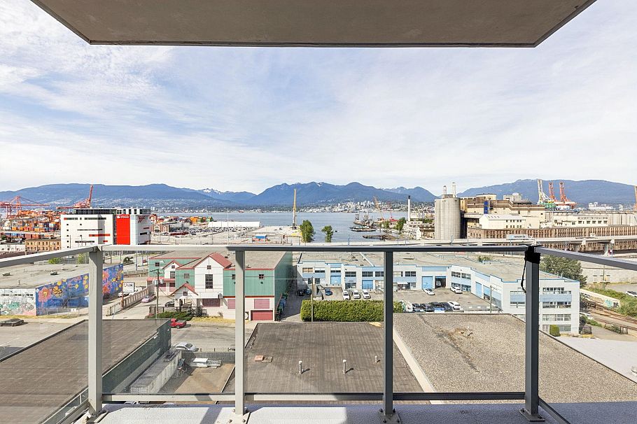 902 933 E Hastings Street Vancouver, BC - 9