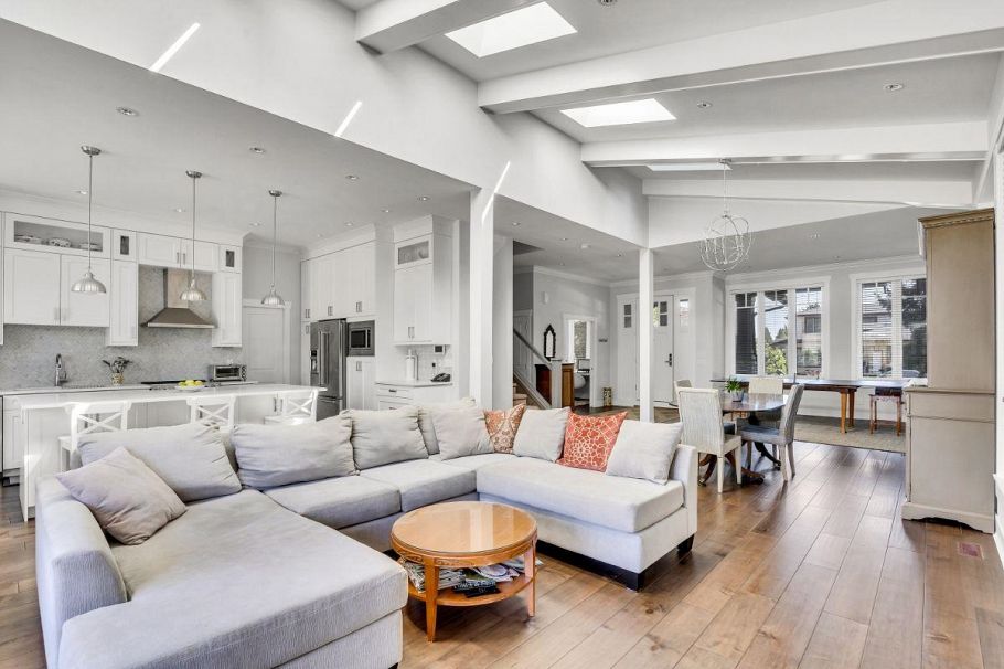 738 E 13th Street North Vancouver, BC - 2