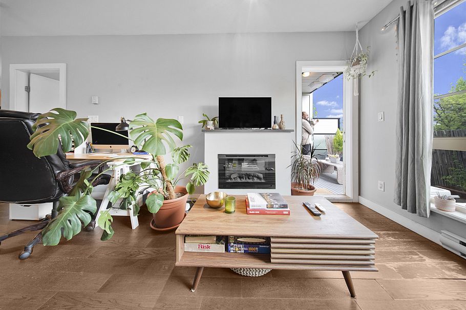 205 1330 Marine Drive North Vancouver, BC - 13