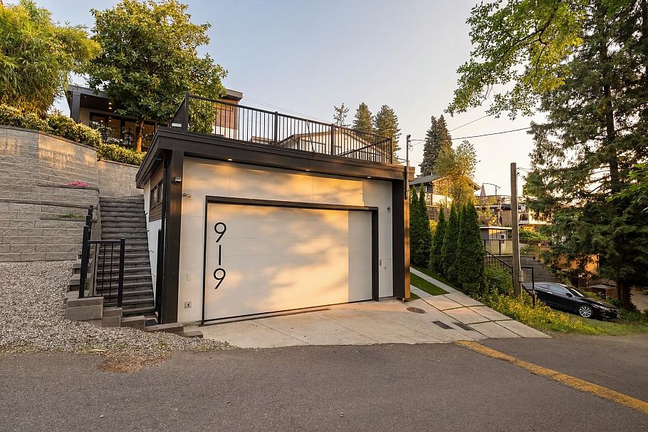 919 E 4th Street North Vancouver, BC - 33