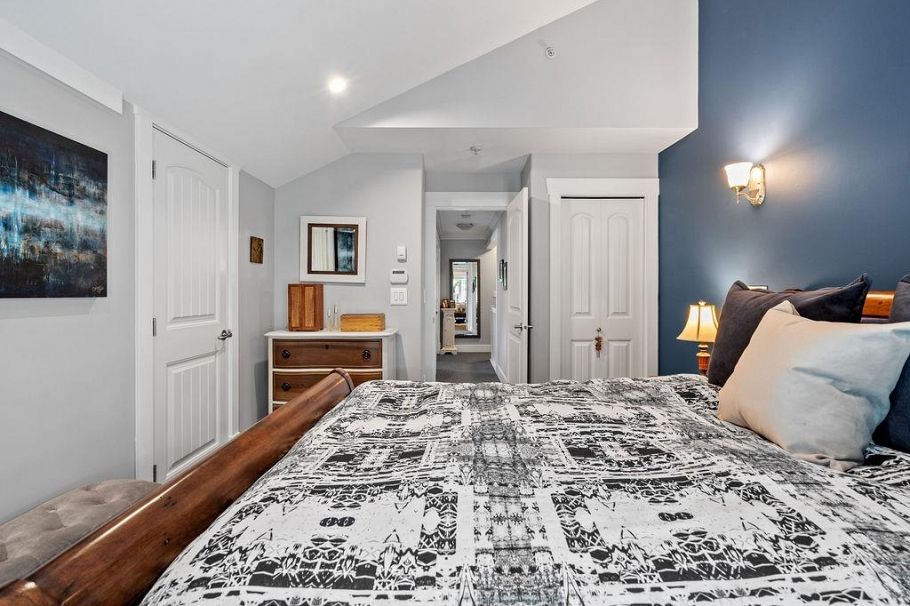 1875 W 13 Avenue Vancouver, BC - 14