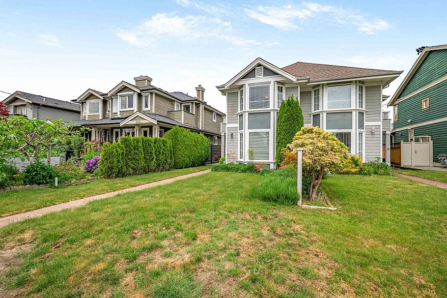 332 E 12th Street North Vancouver, BC - 3