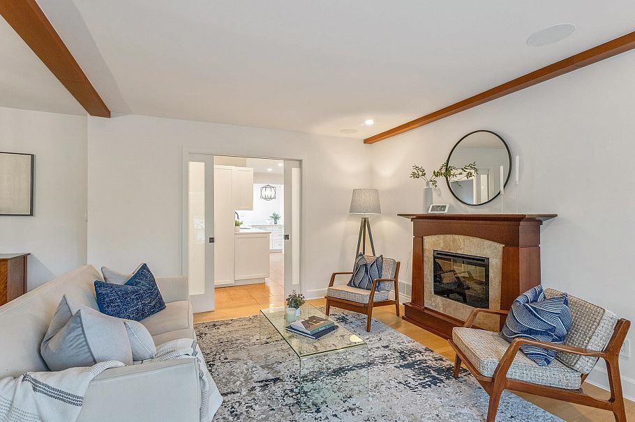 4467 St. George Street Vancouver, BC - 5