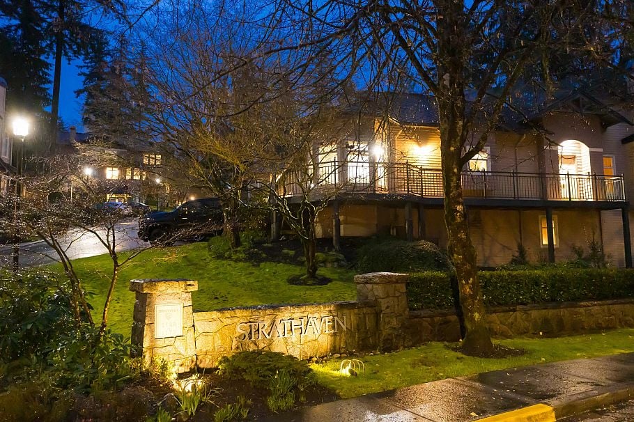 1102 Strathaven Drive North Vancouver, BC - 26