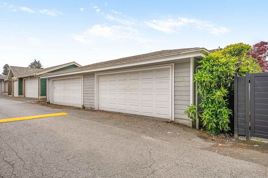332 E 12th Street North Vancouver, BC - 38
