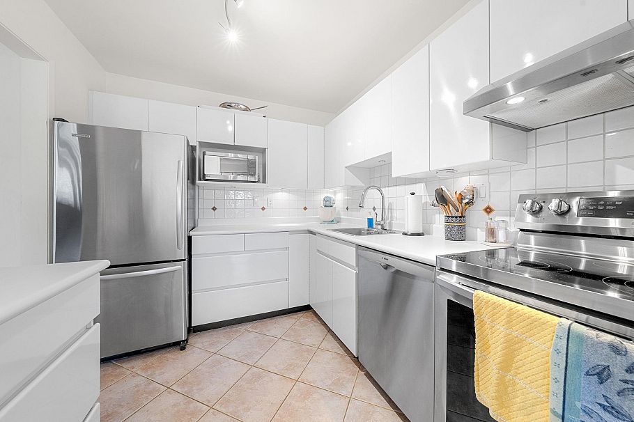 208 1266 W 13th Avenue Vancouver, BC - 12