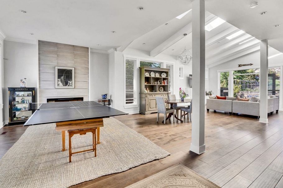738 E 13th Street North Vancouver, BC - 10