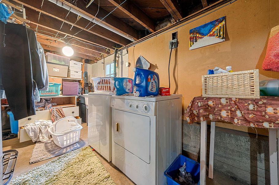3218 W 6th Avenue Vancouver, BC - 16