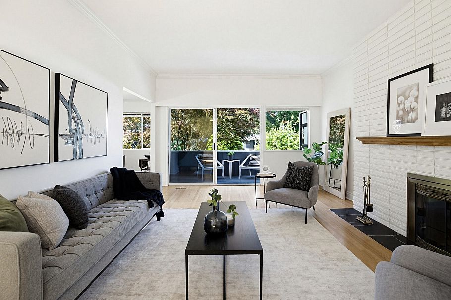 3665 Edgemont Boulevard North Vancouver, BC - 2