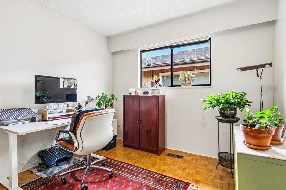 7611 Oak Street Vancouver, BC - 22