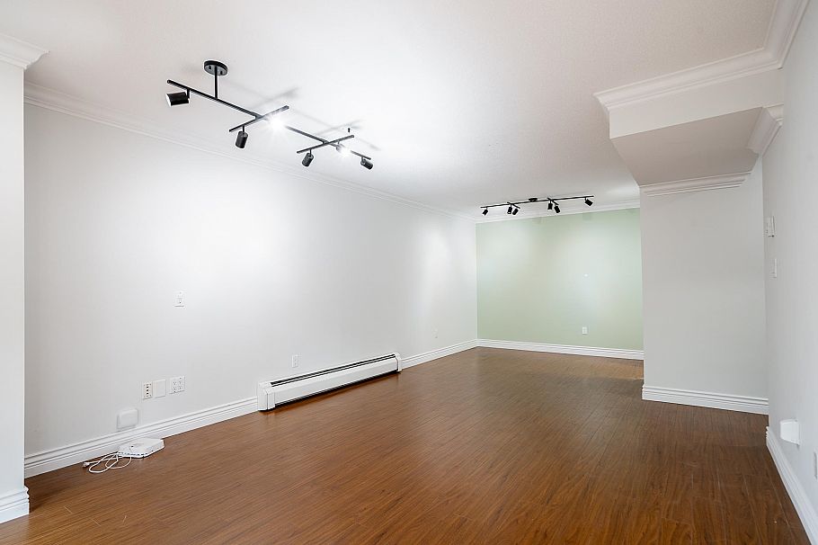 301 2320 W 40th Avenue Vancouver, BC - 15